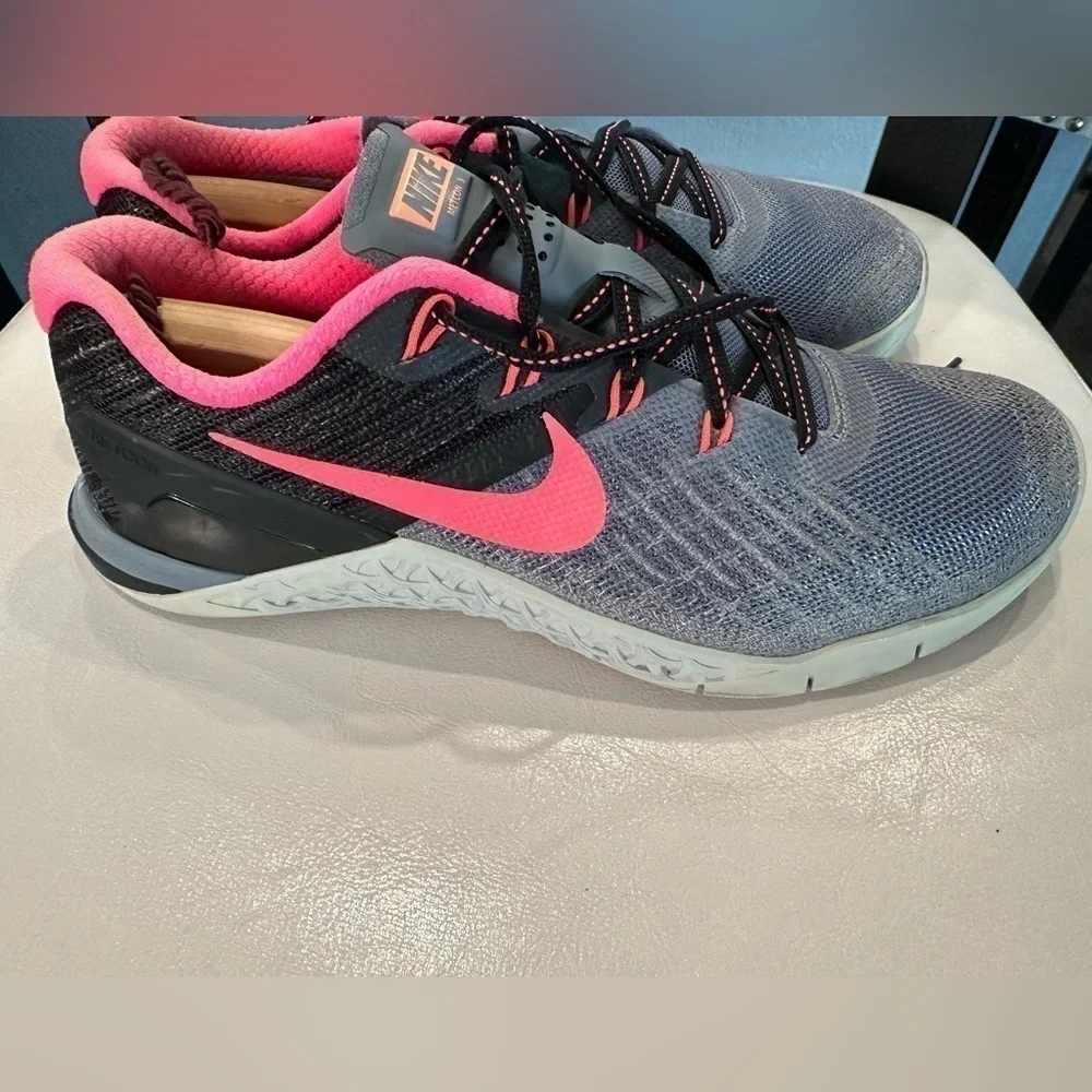 NIKE Metcon 3 Womens Cross Training Shoes Grey Black Pink 849807-004 Size 8